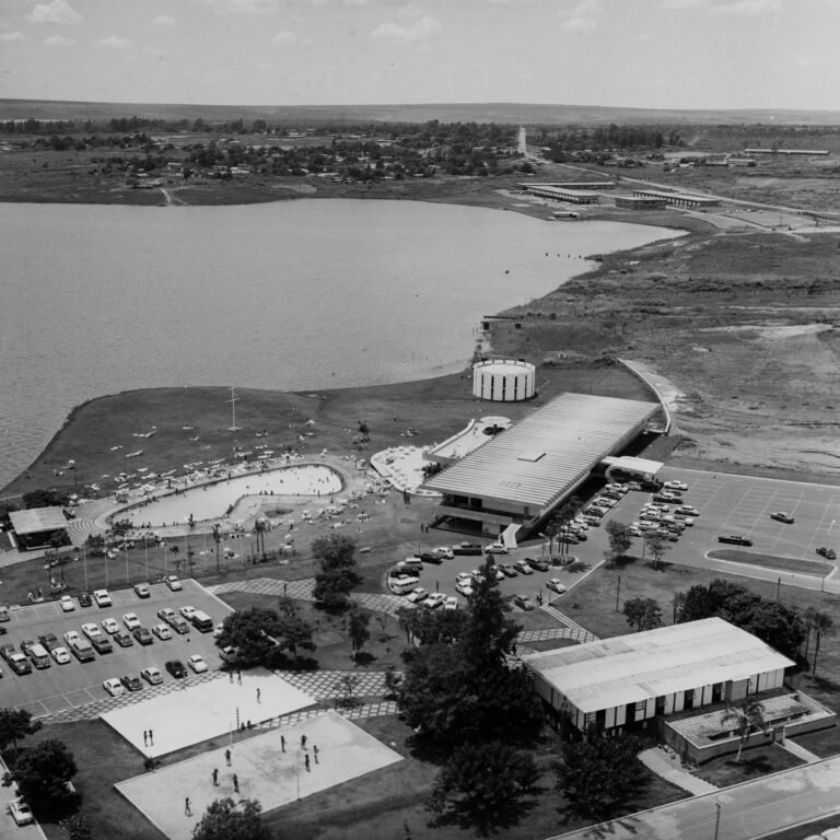 Foto aérea do Iate.