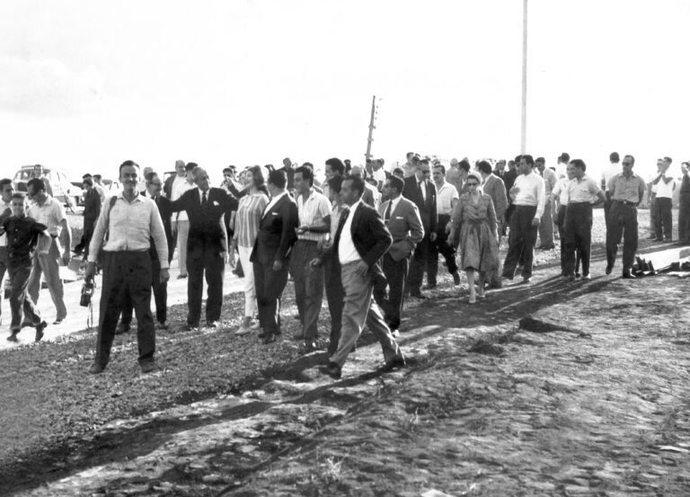 Inauguração das primeiras obras provisórias do Iate Clube de Brasília, em 25 de junho de