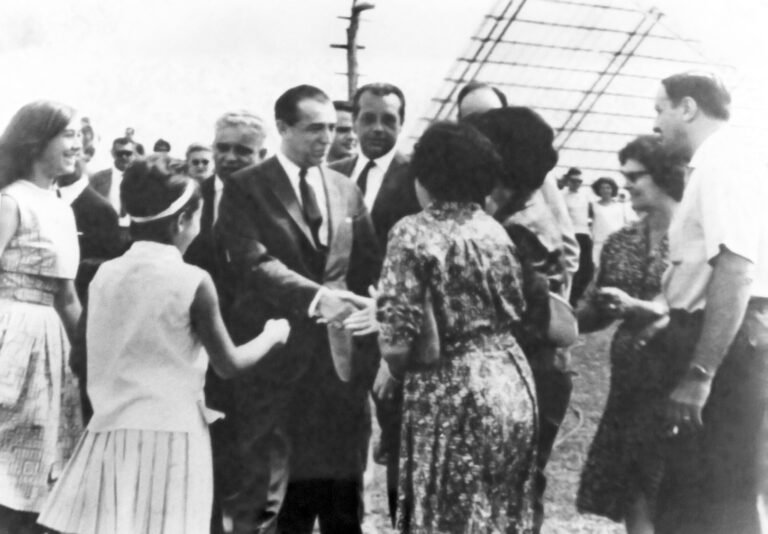 Dias antes de deixar a presidência da República