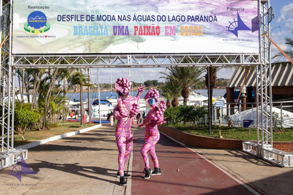 Desfile “Brasília, Uma Paixão em Cores”