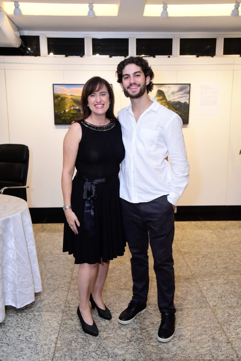 Lançamento do romance A Sucessão dos Cavalieri e abertura da exposição Visões: de Brasília para o Mundo