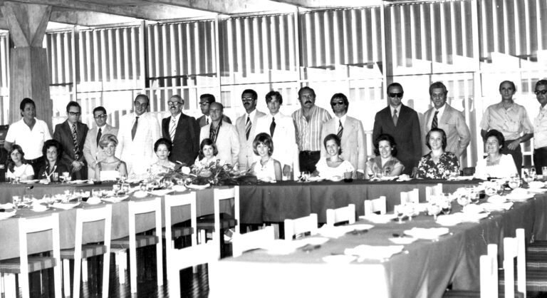 03.12.1975 Aniversário Comodoro Hely W 50 anos e sua Diretoria. -0001
