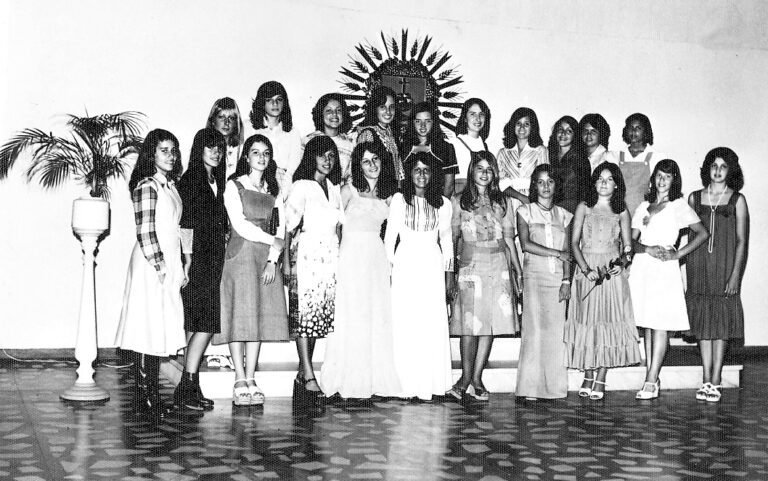 Debutantes Alegria na noite de primavera noite de encantament e beleza na festa das debutantes