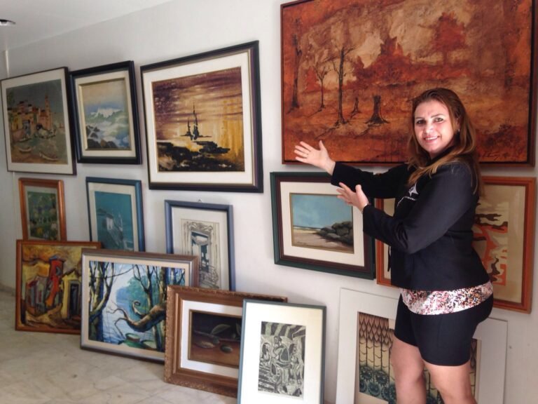 Restauração das obras de artes pela vice Diretora Cultural Silvia Frabetti 2016